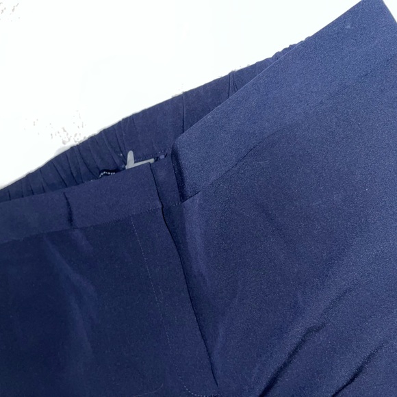 Woman’s Tommy Hilfiger pant suit - Picture 5 of 8